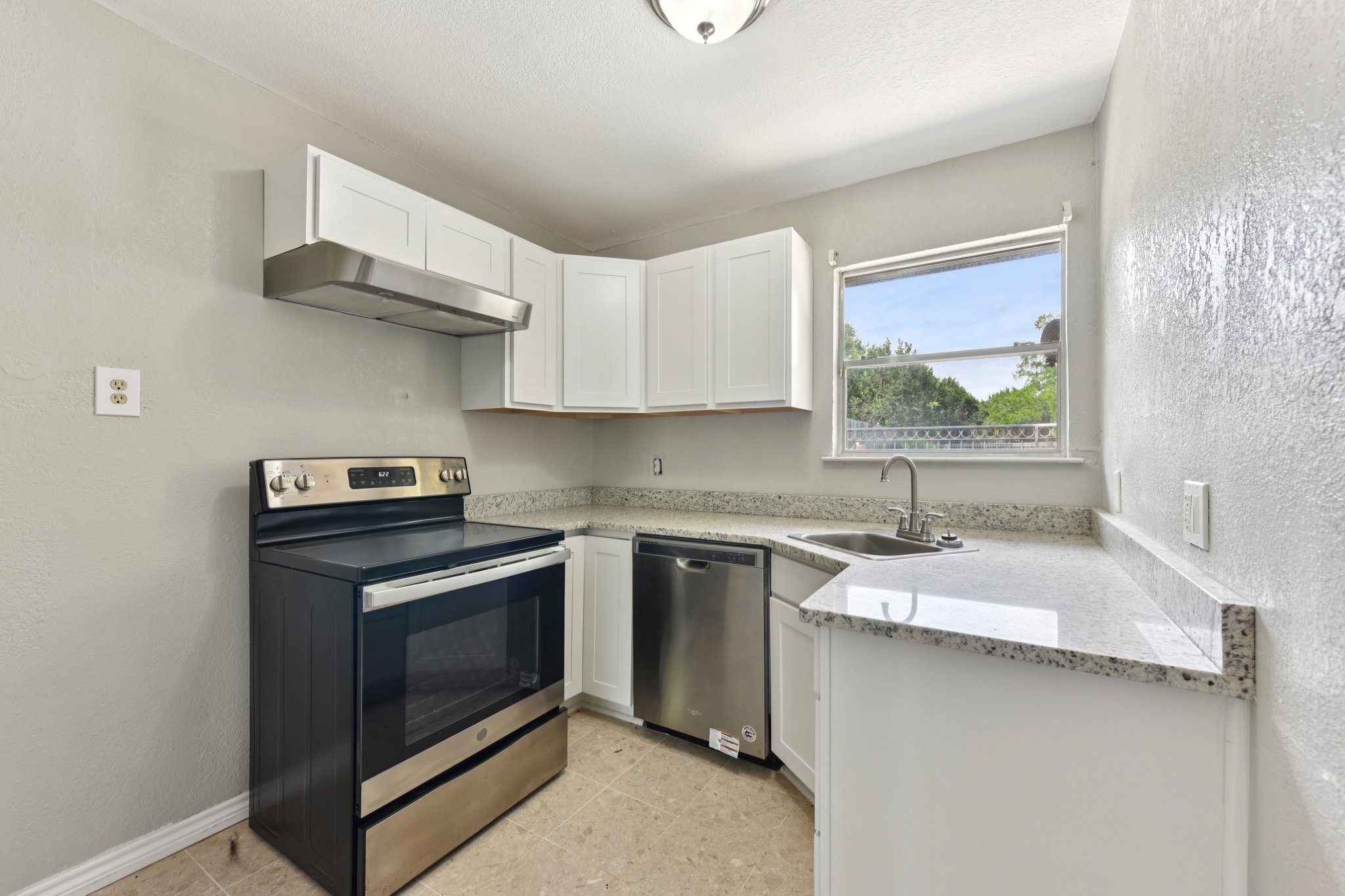 Eagle Trl-S0104-052.jpg