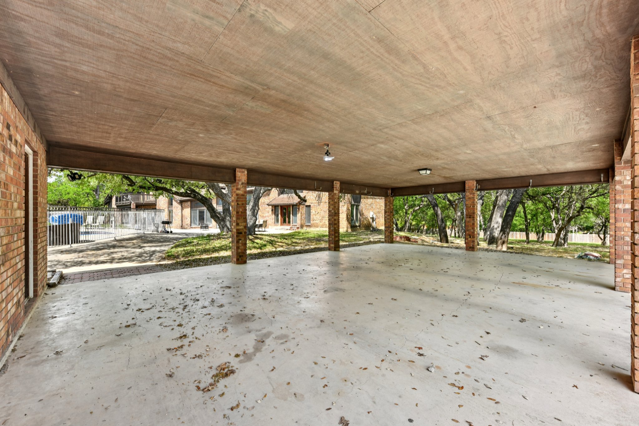 Eagle Trl-S0104-056.jpg