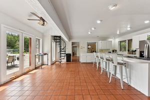 Eagle Trl-S0104-014.jpg