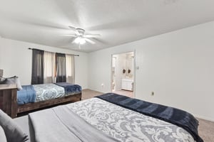 Eagle Trl-S0104-035.jpg