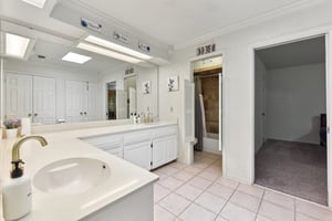 Eagle Trl-S0104-042.jpg