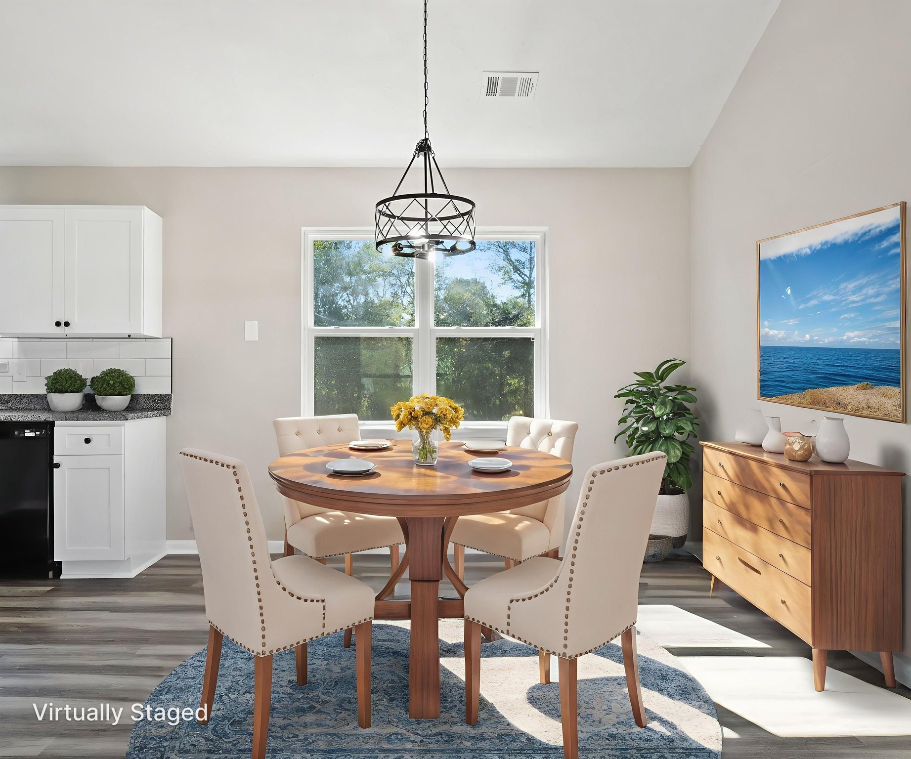 DSC01623-2 virtually staged.jpeg