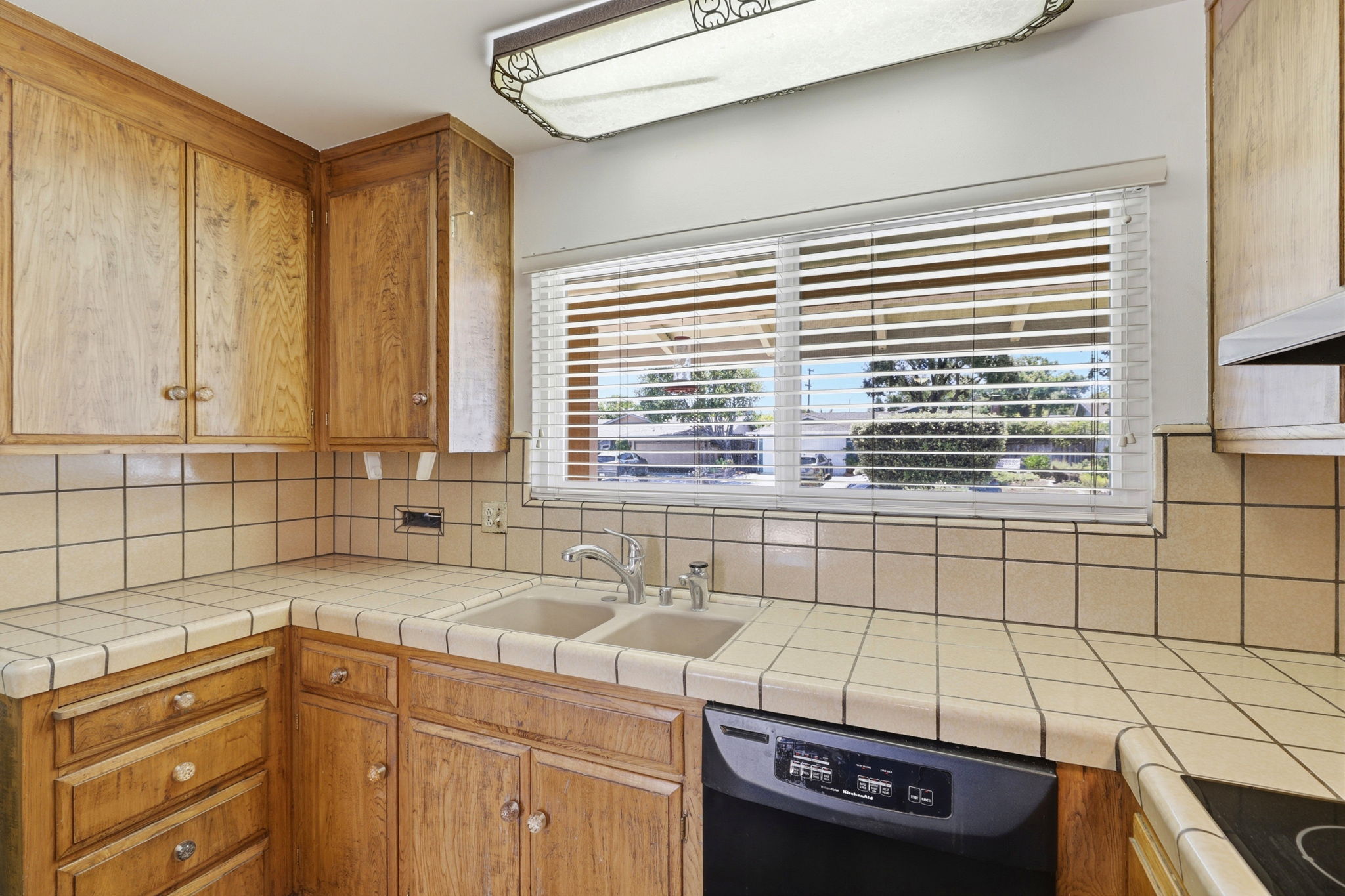 014_F8_1415 Santa Fe Dr
