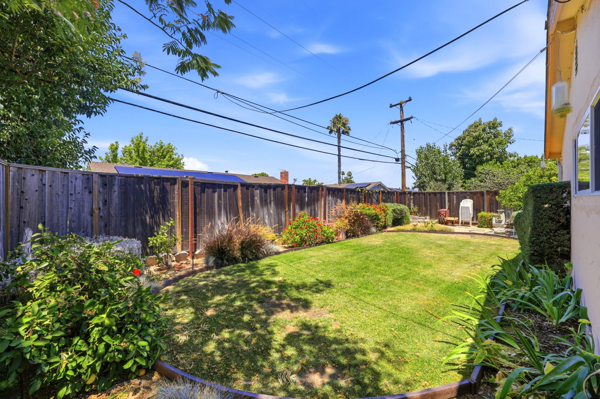 037_F8_1415 Santa Fe Dr