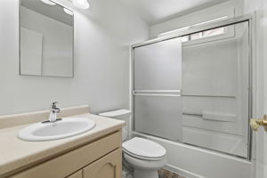 026_F8_1415 Santa Fe Dr