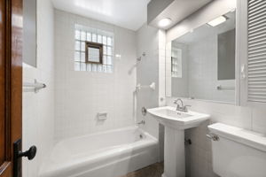 1st Floor Bath