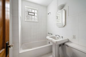 2nd Floor Bath