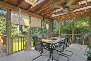 Screened-in Porch