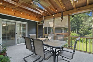 Screened-in Porch