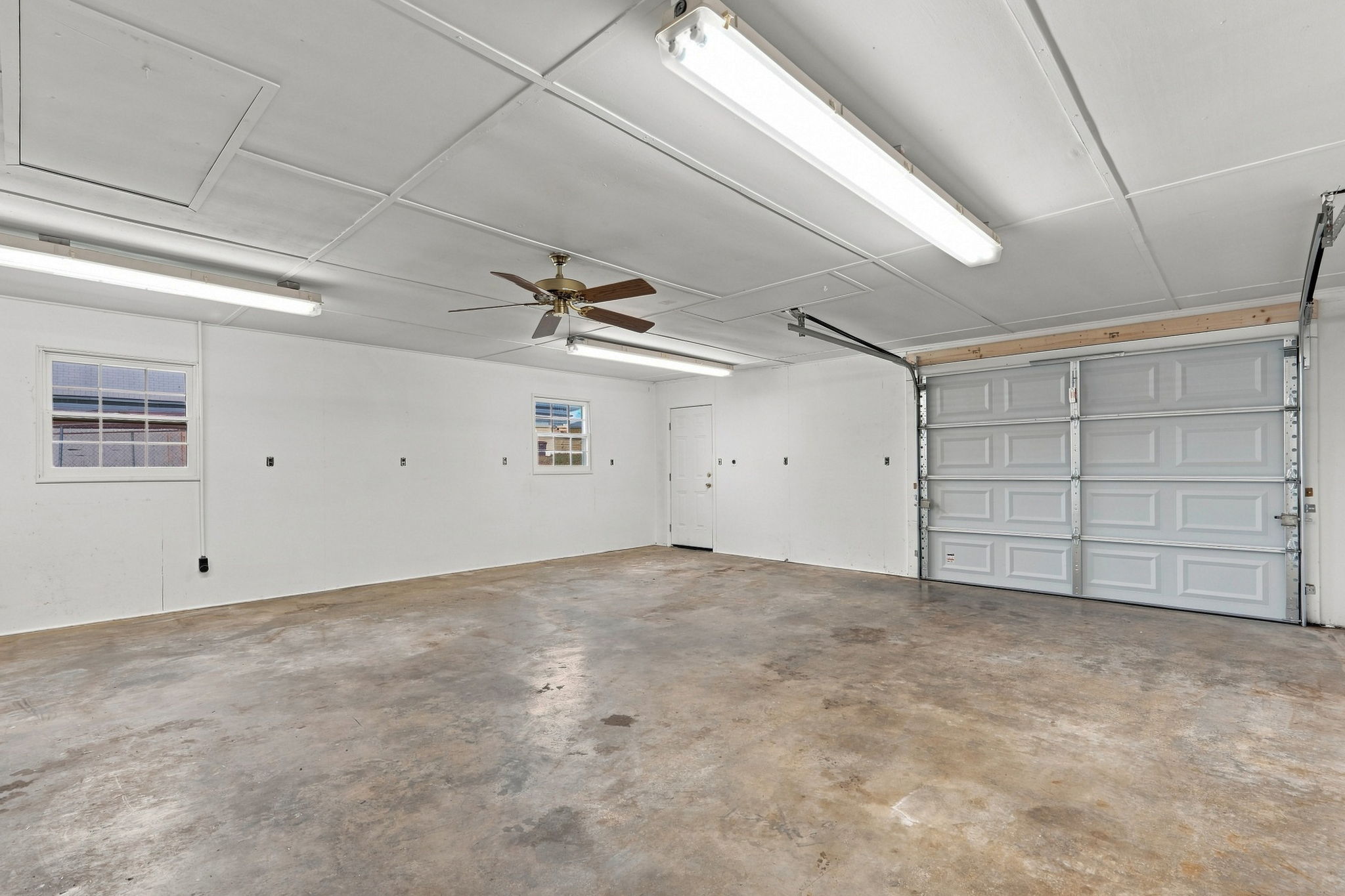 Detached Garage