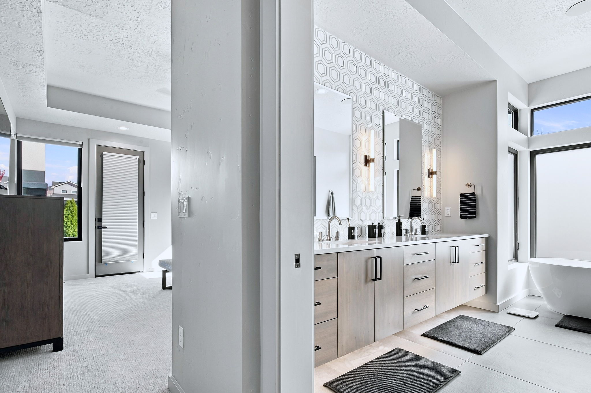  Photo 33