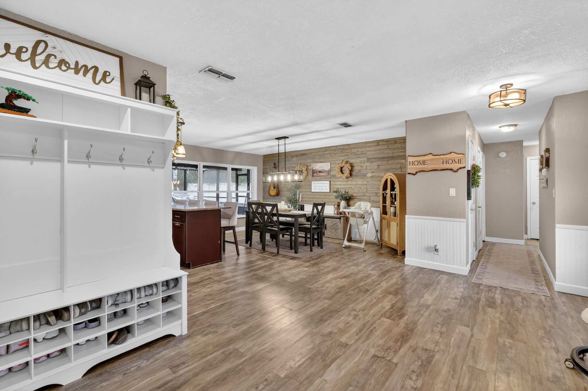 Foyer, Dining Room and Kitchen
