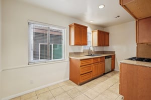 Rock Glen Ave A-S2108-009.jpg