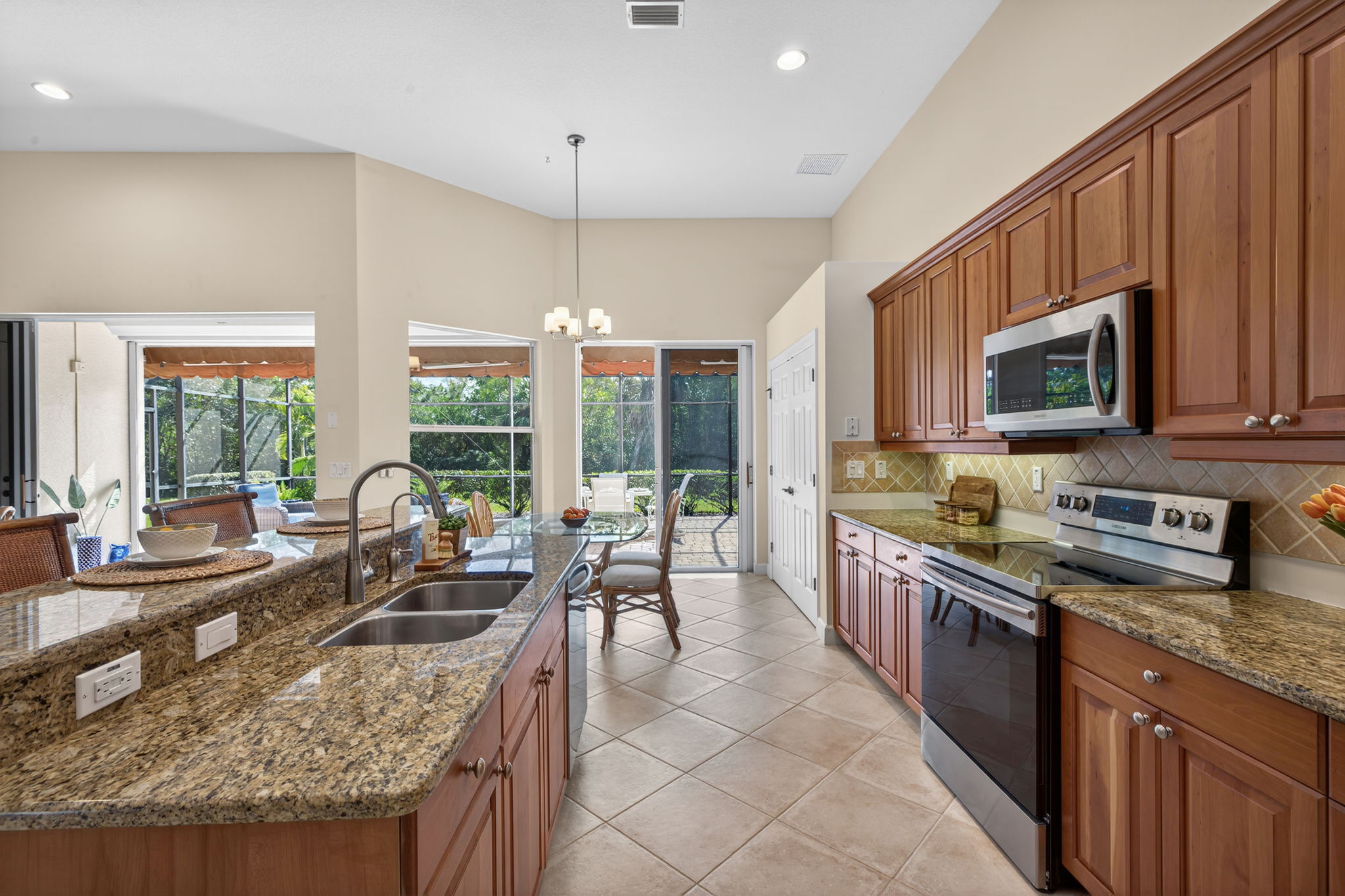 Kitchen 1 of 4