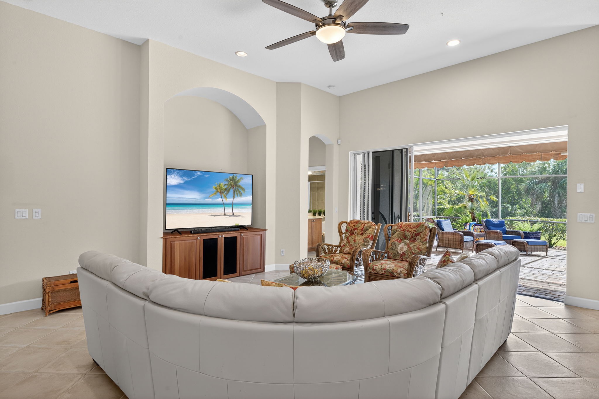 Living Room 4 of 4