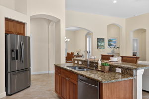 Kitchen 2 of 4