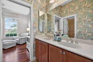 Guest Bathroom 2 - 1 of 2