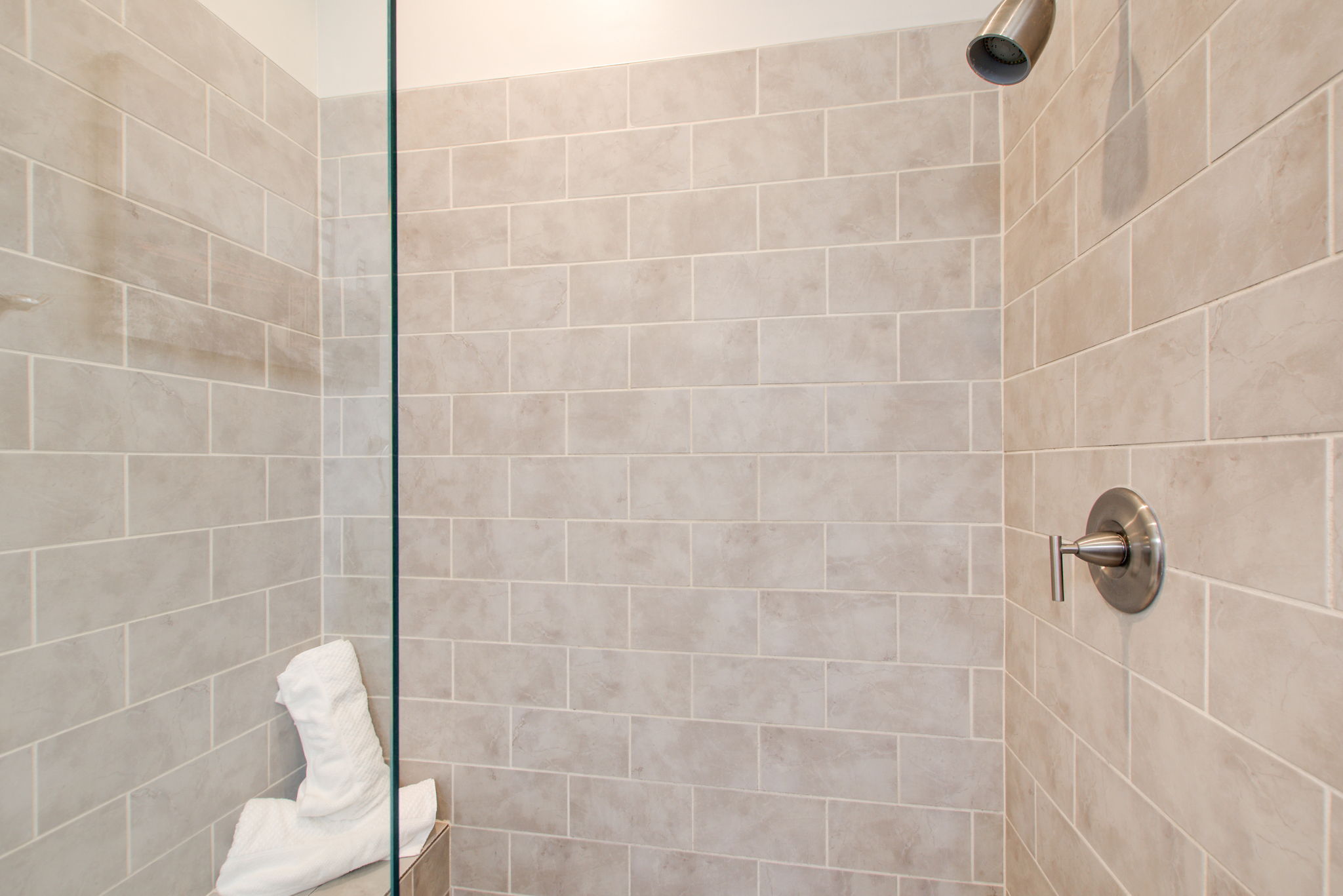 18 Main BR En Suite B
