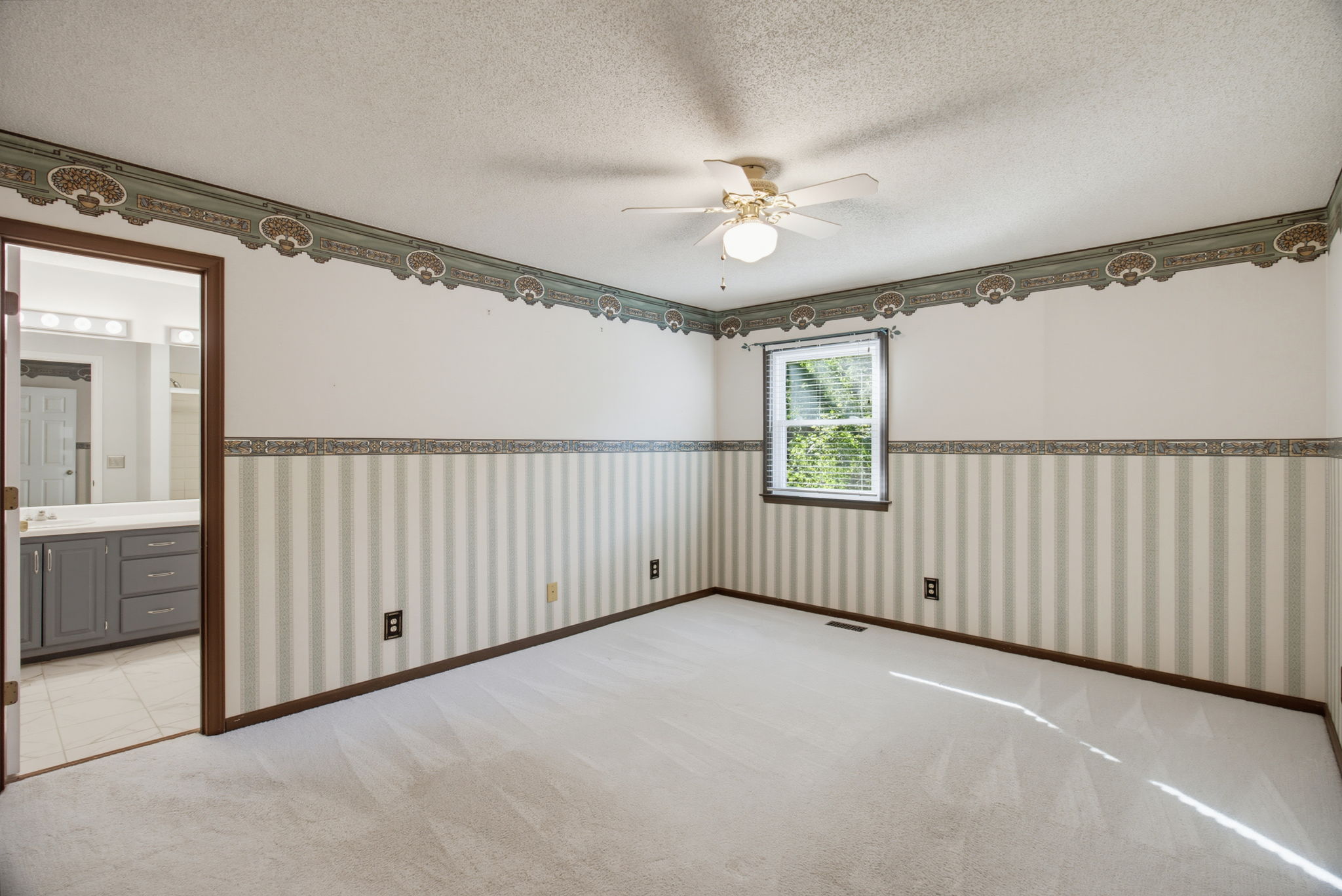 1418 Rock Spring St-13