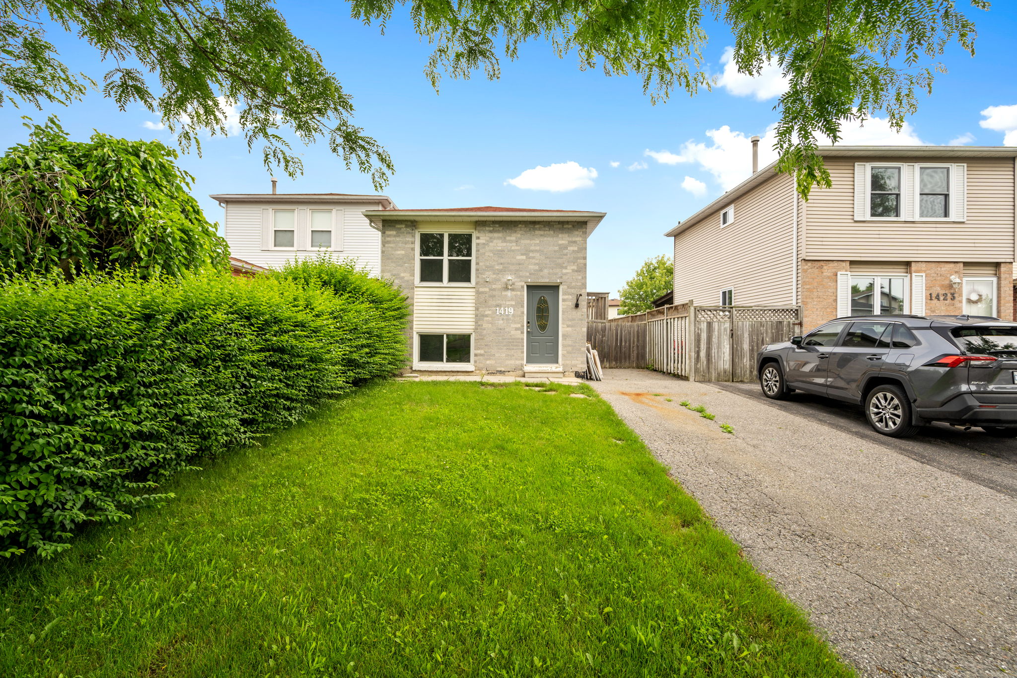 1419 Outlet Dr Oshawa, ON L1J 7Z6