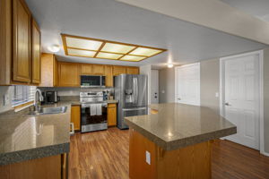  Photo 8