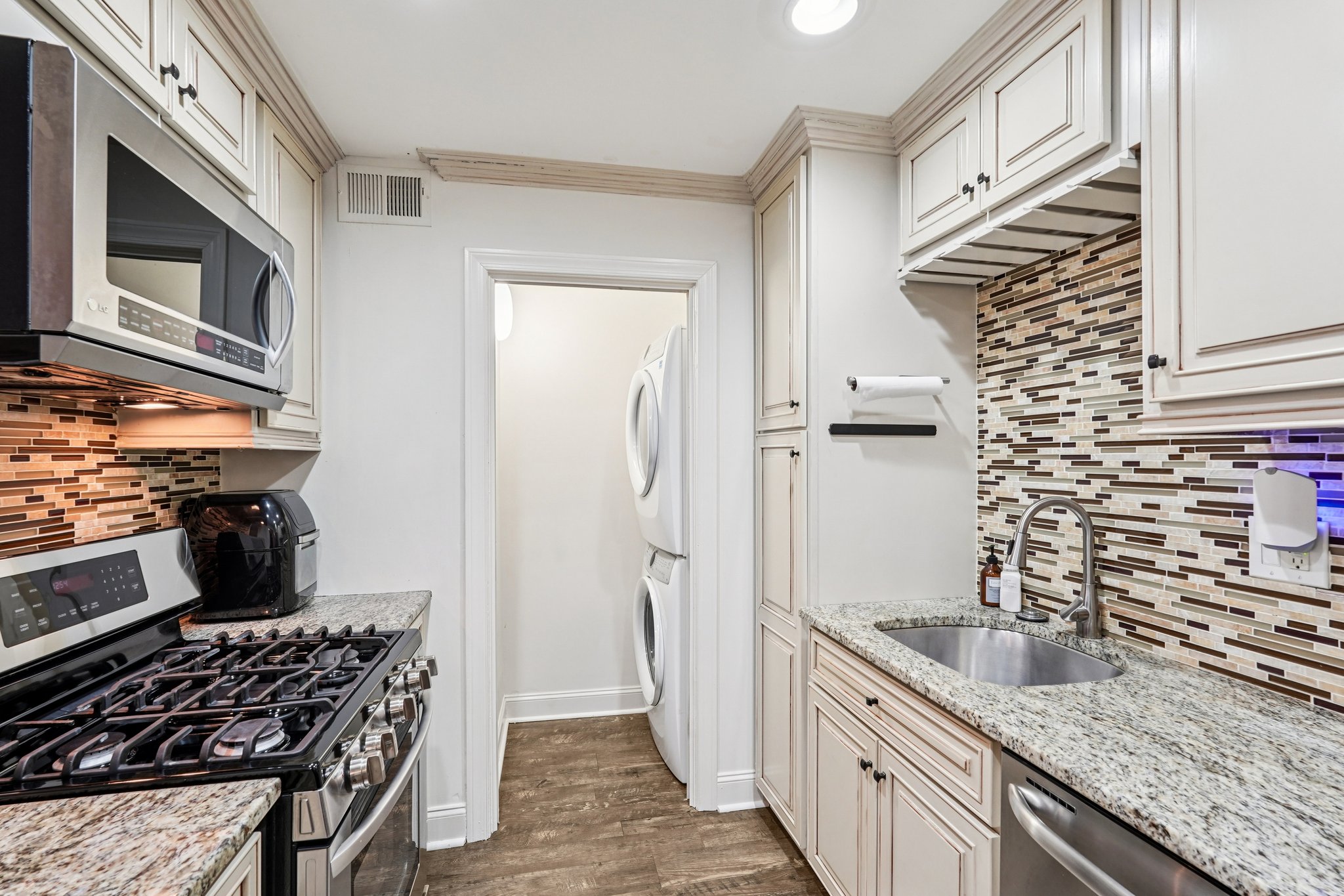 Summit N Dr NE-S1002-019.jpg