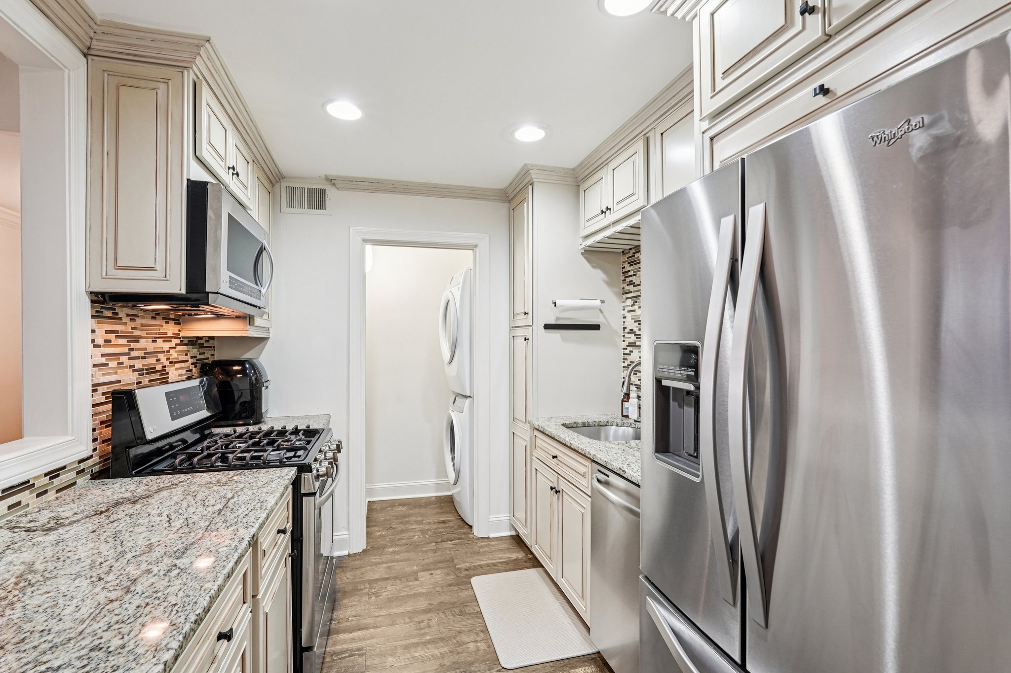 Summit N Dr NE-S1002-020.jpg