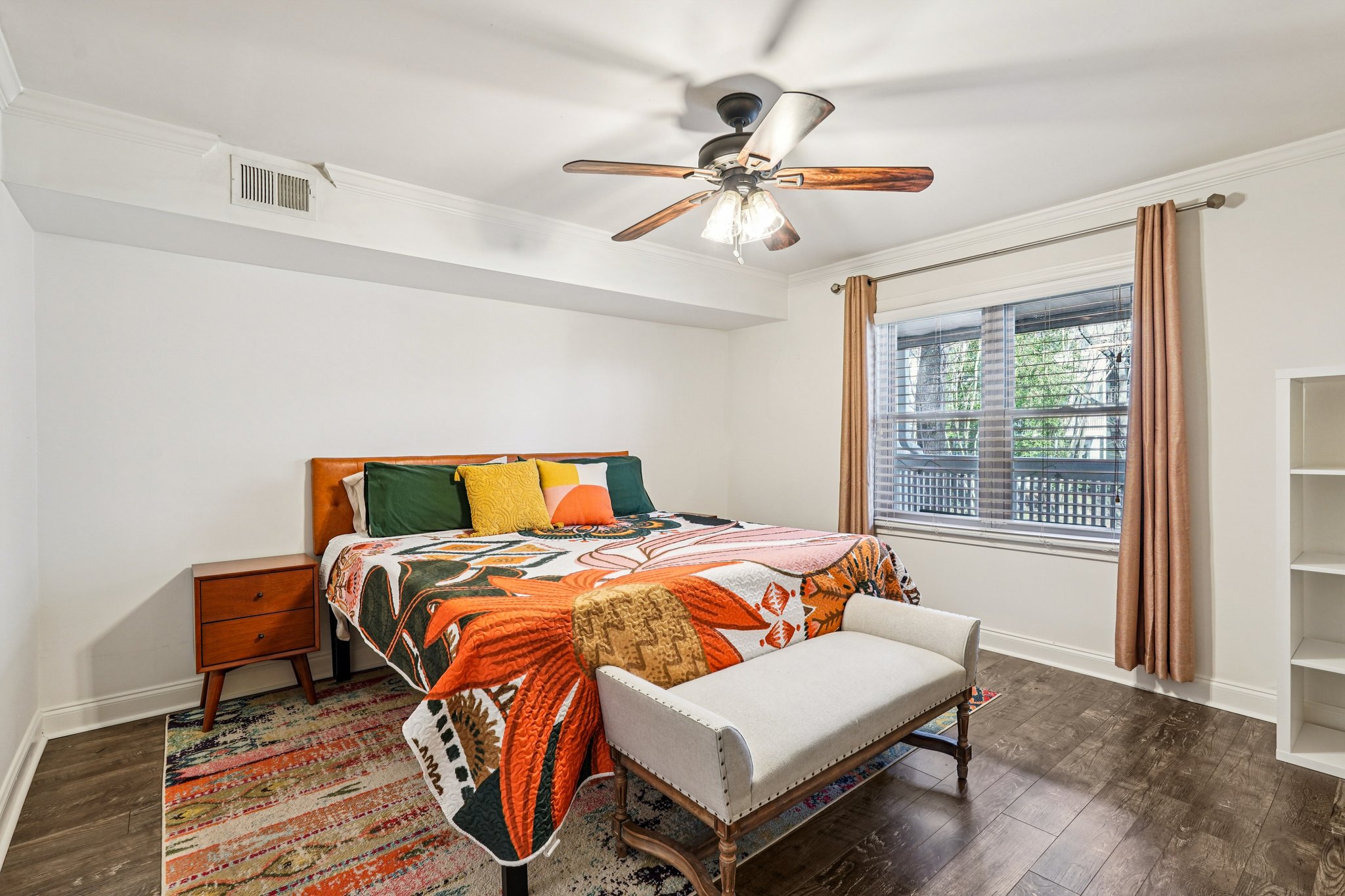 Summit N Dr NE-S1002-024.jpg