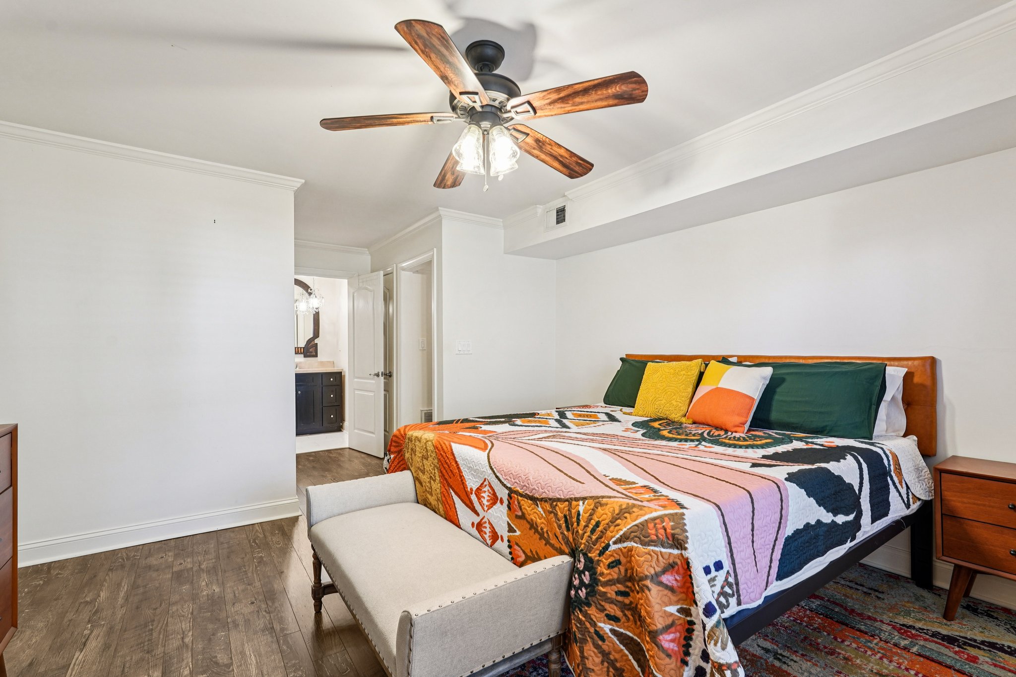 Summit N Dr NE-S1002-025.jpg