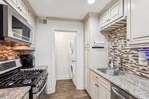 Summit N Dr NE-S1002-019.jpg