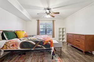 Summit N Dr NE-S1002-023.jpg