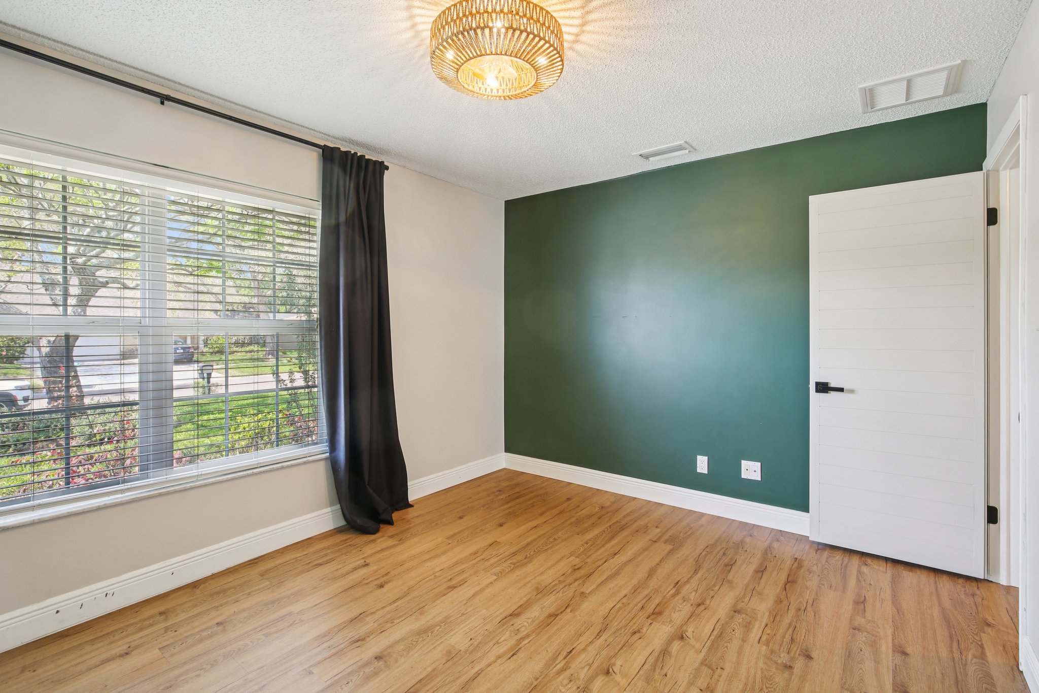 Windmill Pointe Rd-S2803-021.jpg