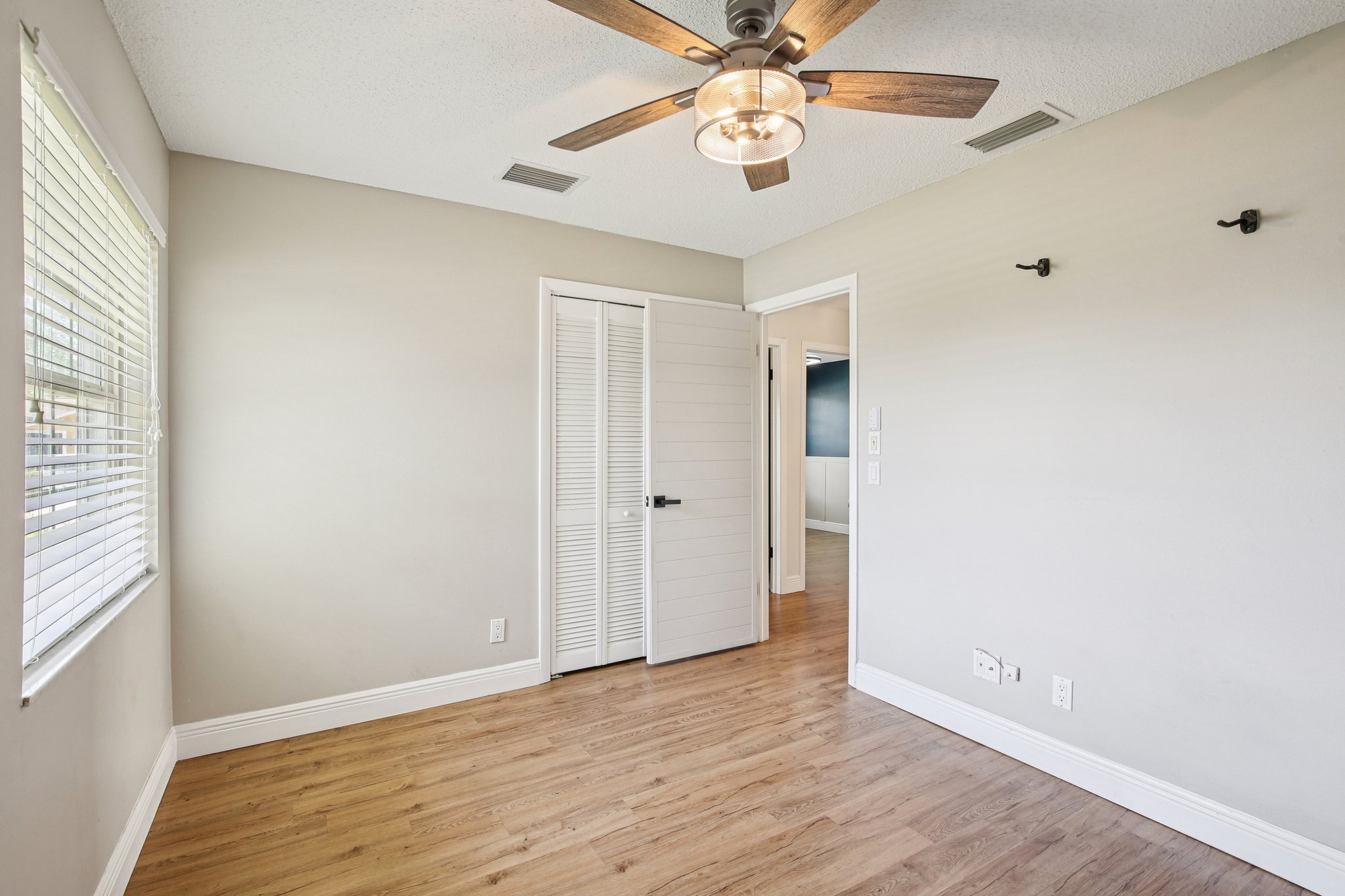 Windmill Pointe Rd-S2803-024.jpg