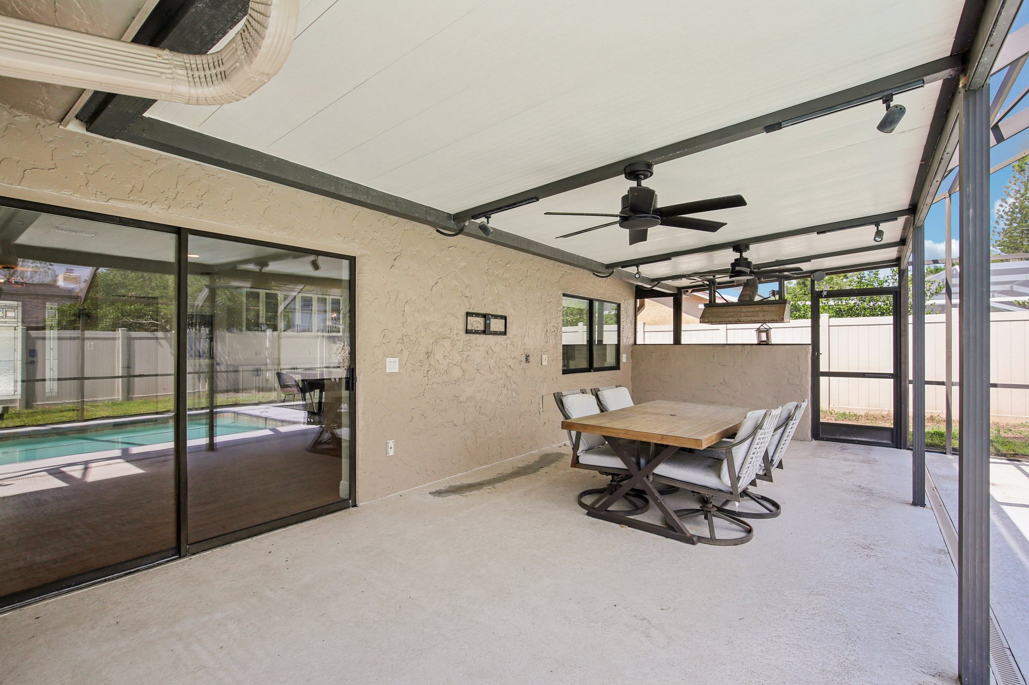 Windmill Pointe Rd-S2803-030.jpg