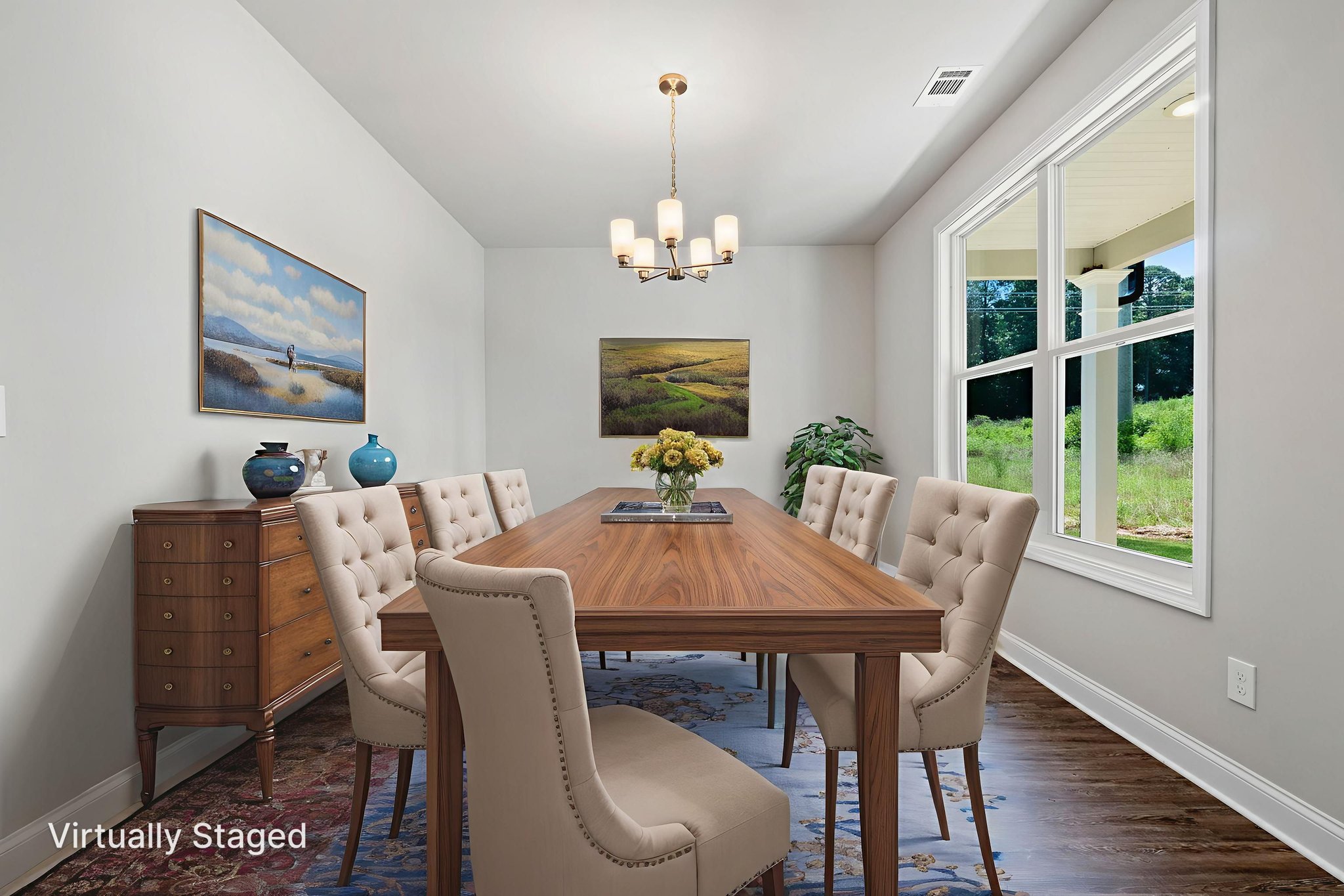 DSC00827 virtually staged.jpeg