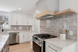 187316-189755 - 142 Bacon St-S1202-2-006.jpg