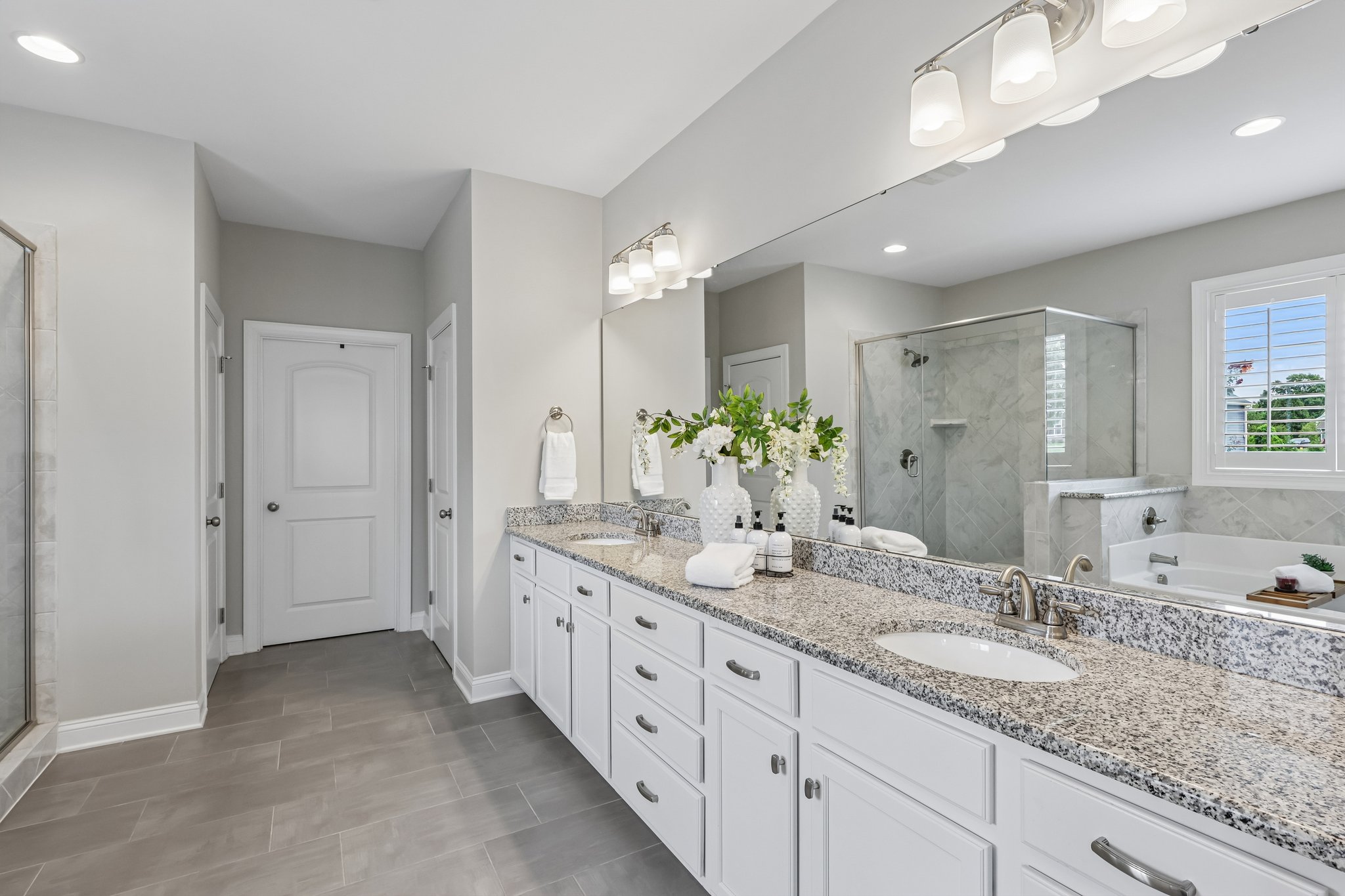 Butler Dr-S2208-037.jpg