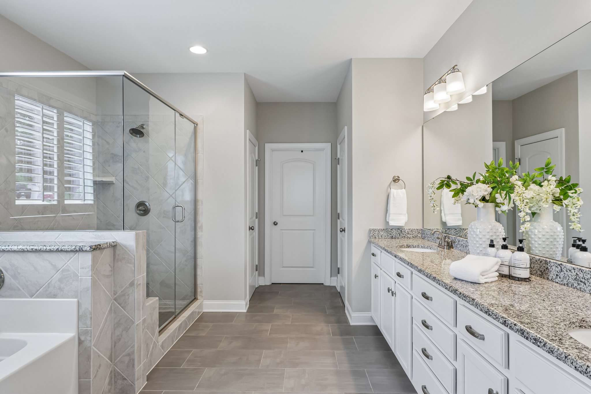 Butler Dr-S2208-038.jpg
