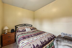 June Ln-S0505-016.jpg