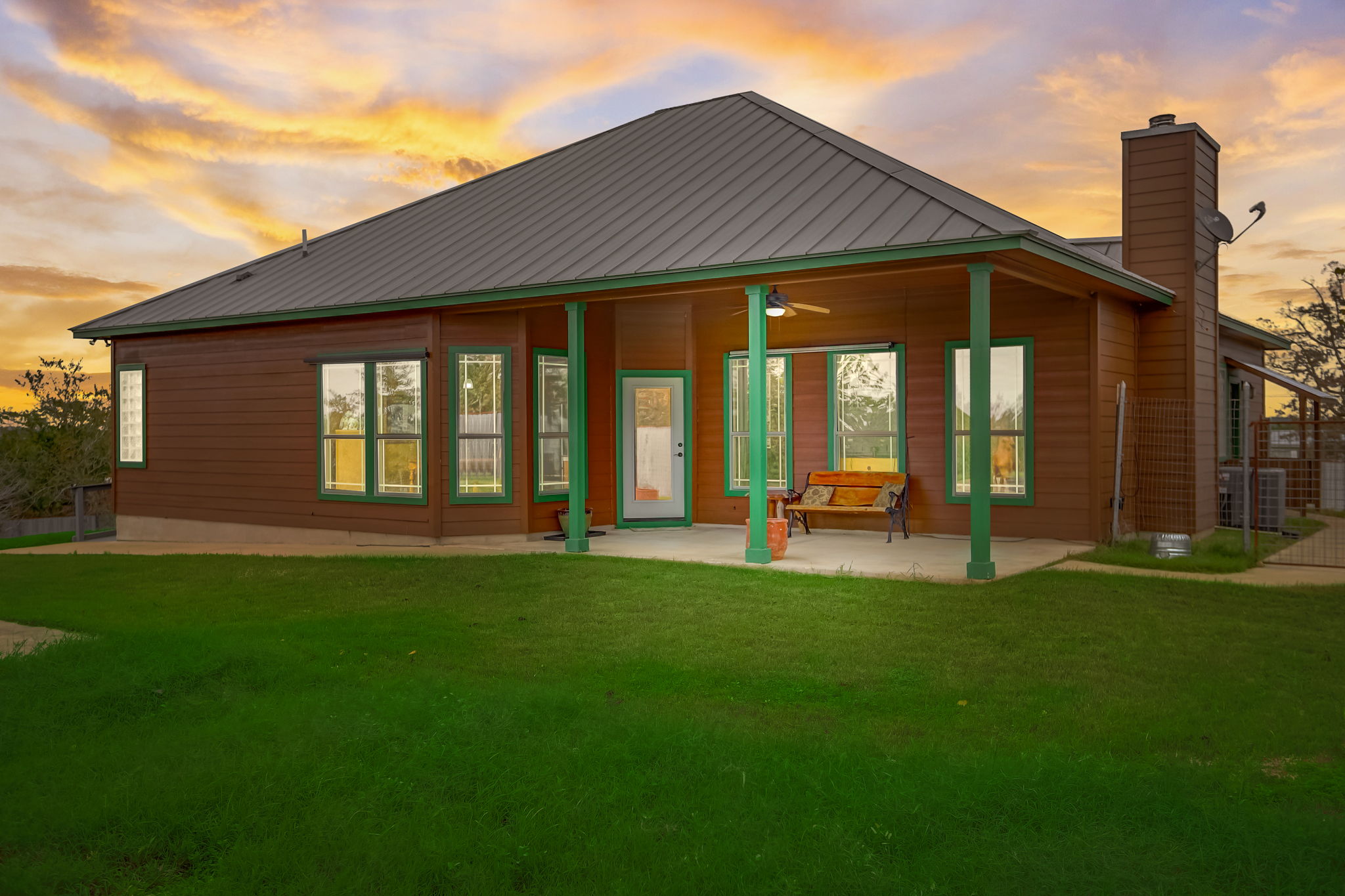 Pine Knoll St - VT-002