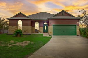 Pine Knoll St - VT-001