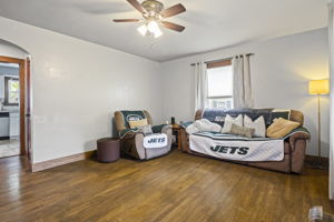  Photo 7