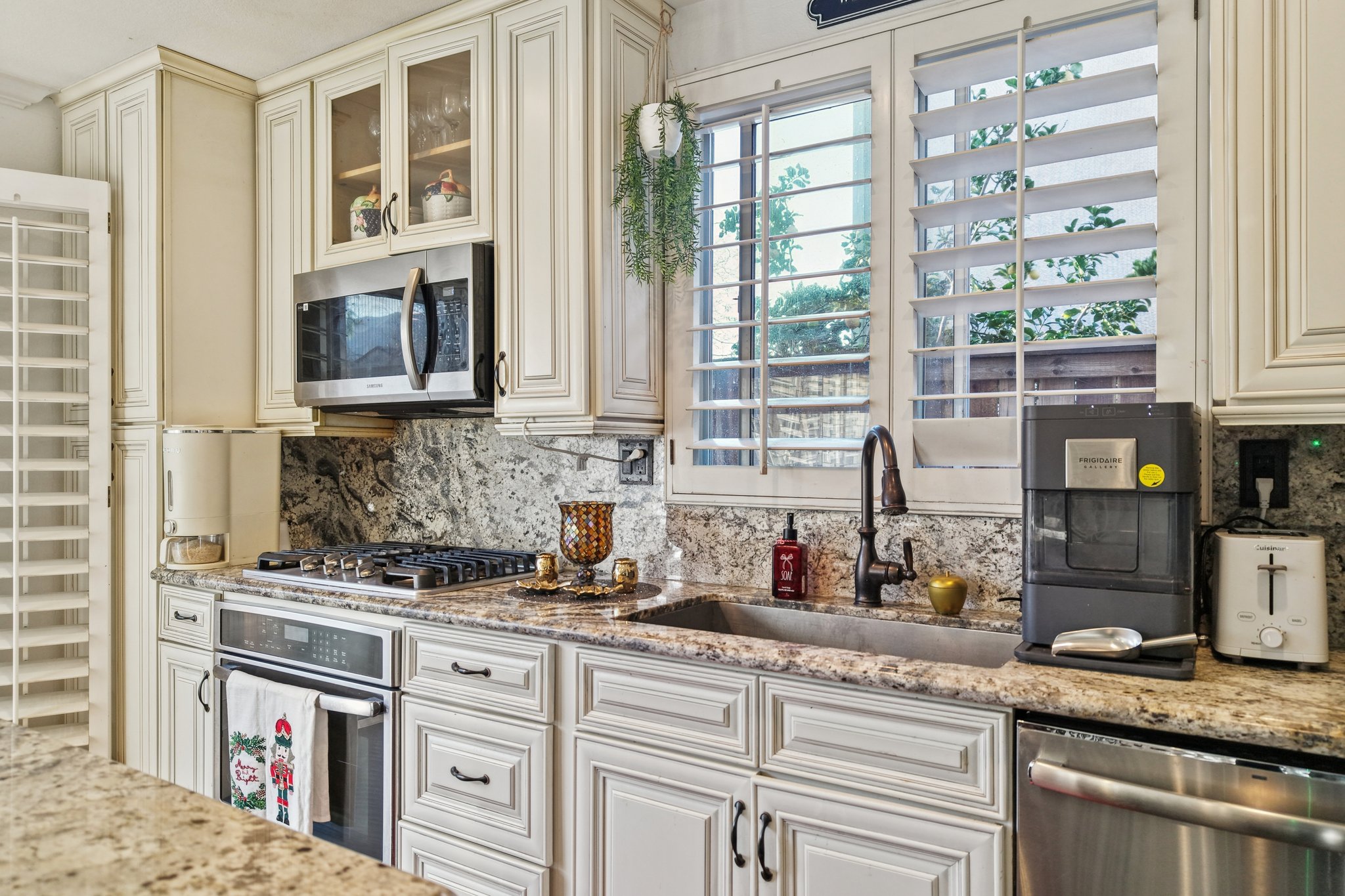 Tamarack Dr-S0902-022.jpg