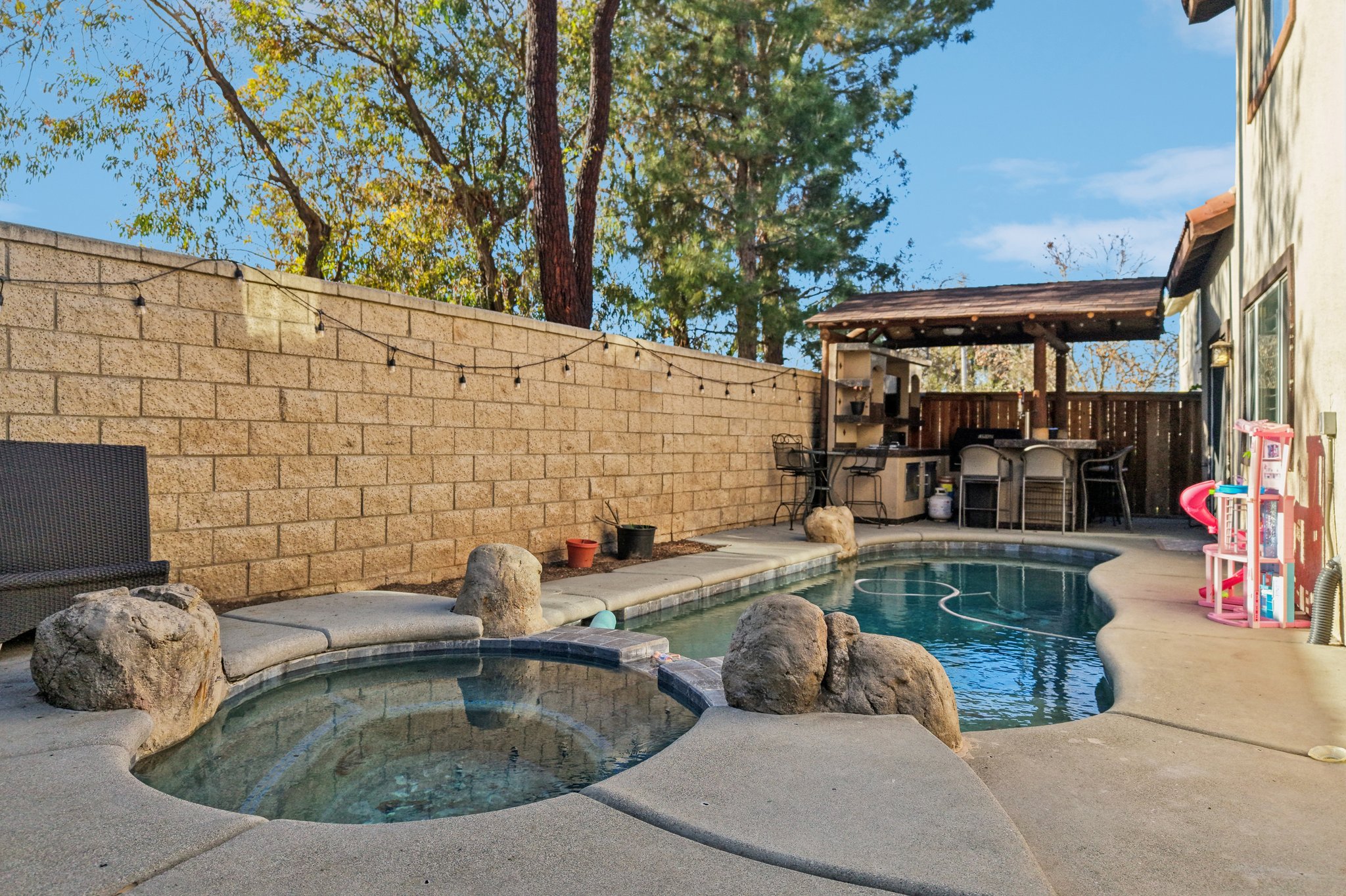 Tamarack Dr-S0902-047.jpg