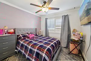 Tamarack Dr-S0902-036.jpg