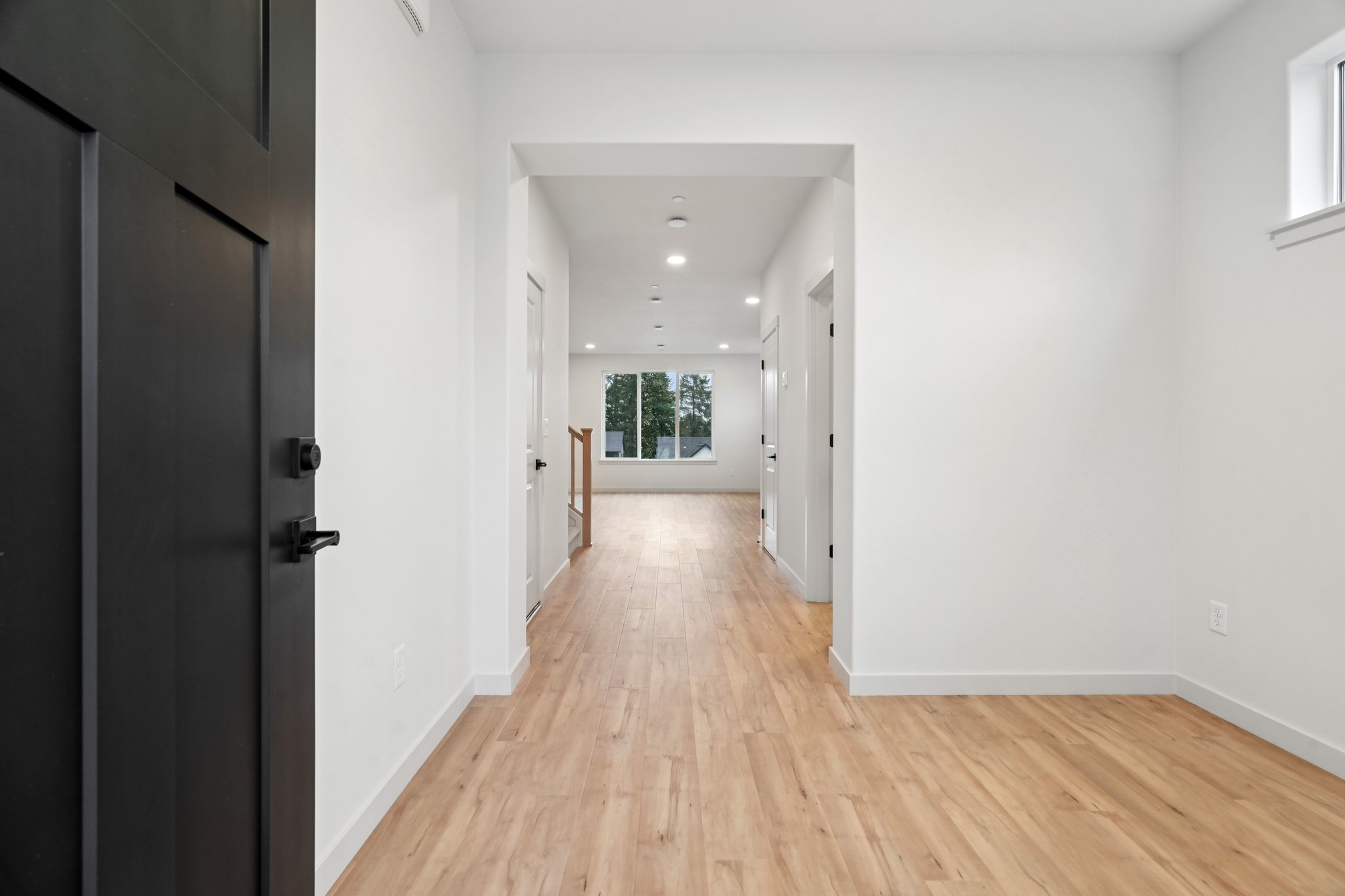 W 20th Wy-S0711-006.jpg