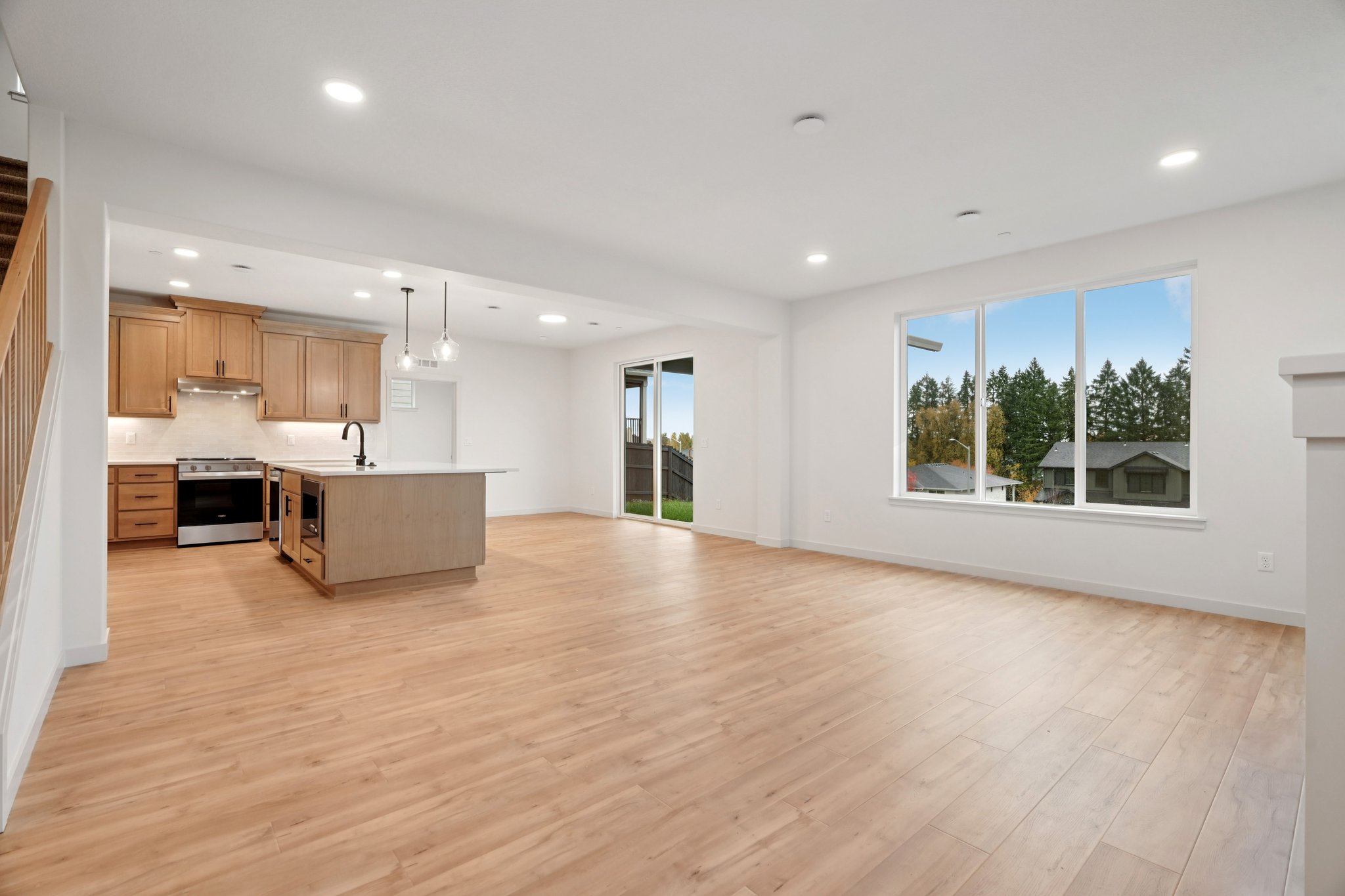 W 20th Wy-S0711-008.jpg