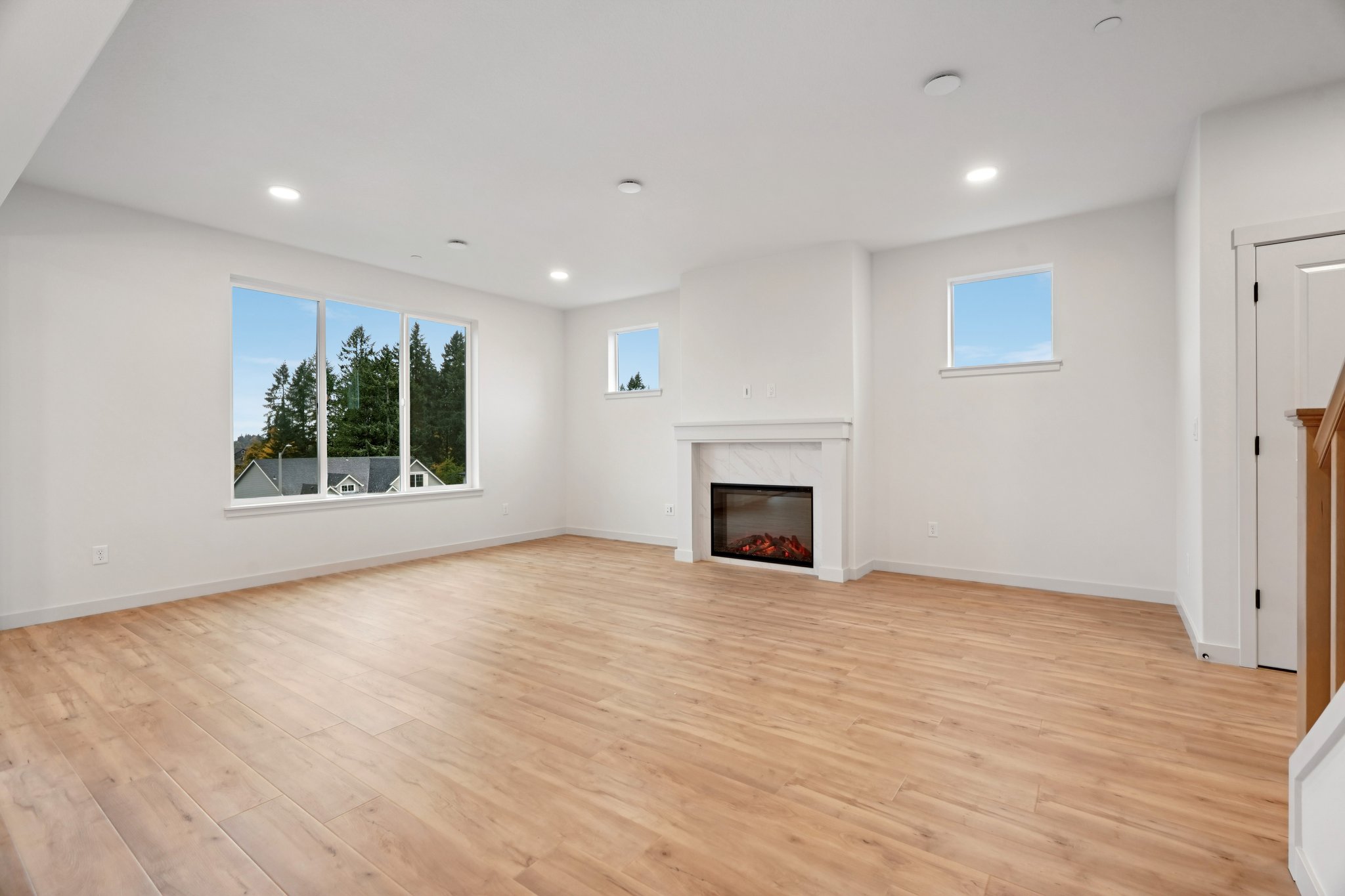 W 20th Wy-S0711-012.jpg