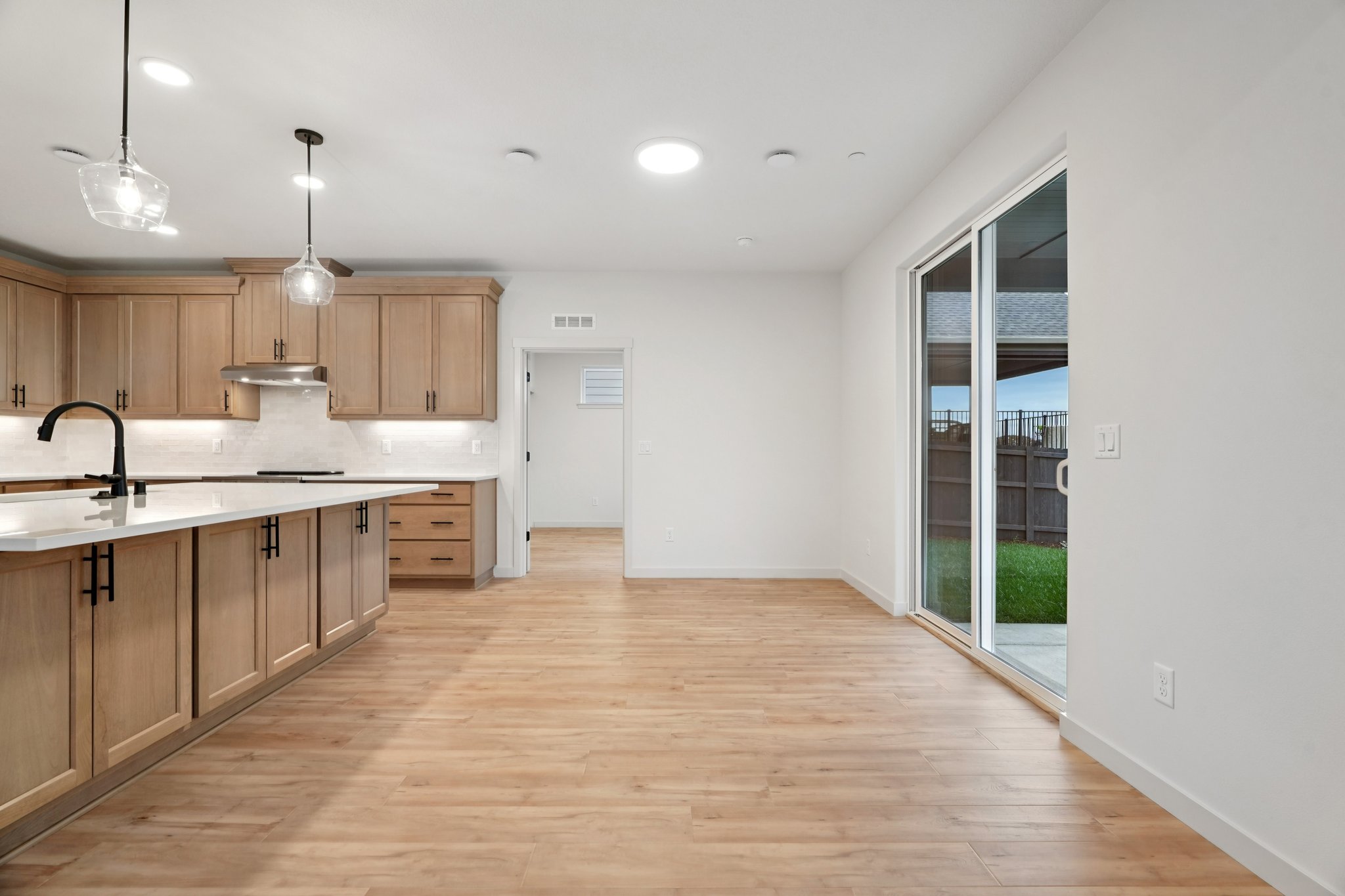 W 20th Wy-S0711-014.jpg