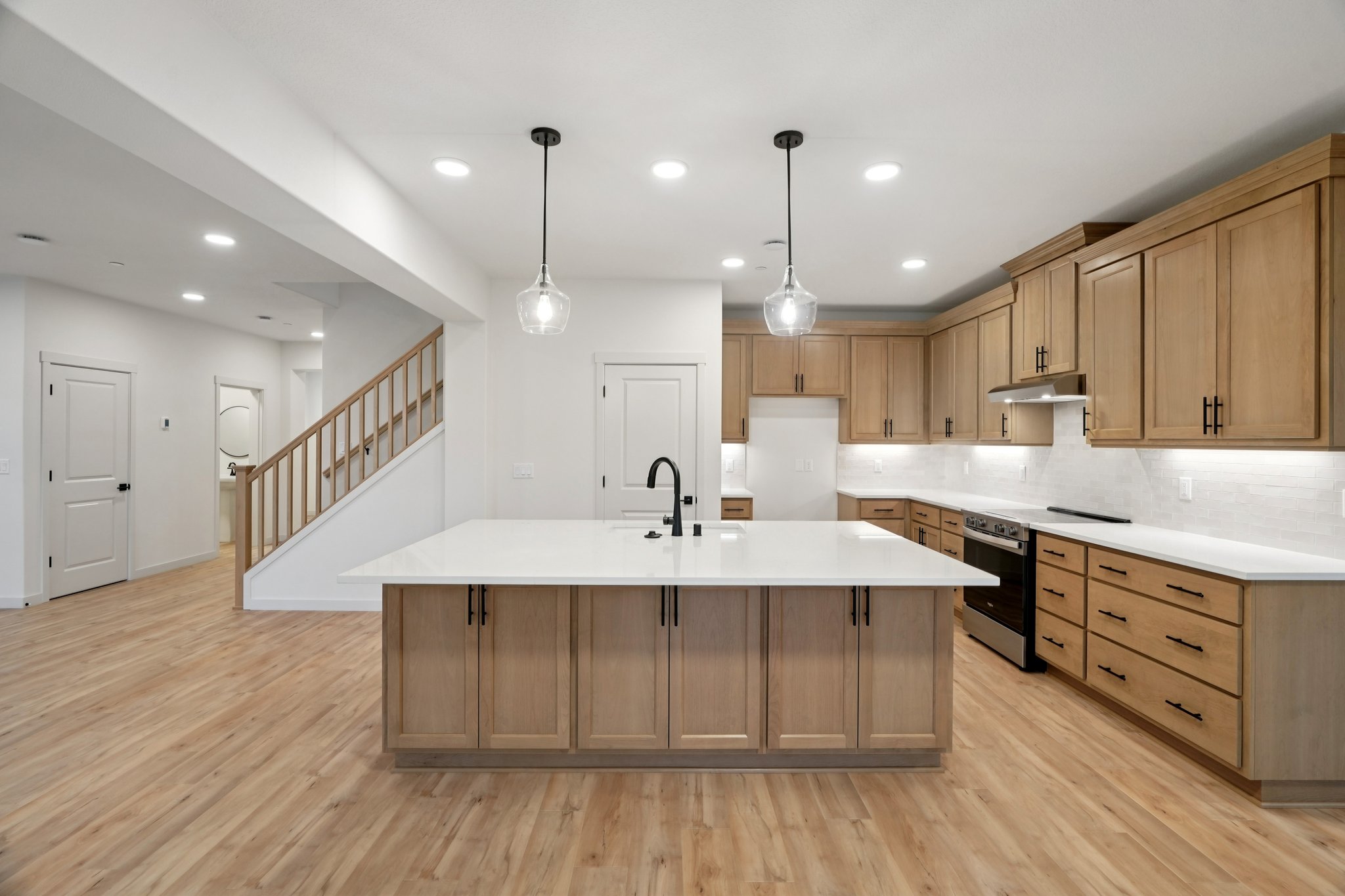 W 20th Wy-S0711-021.jpg